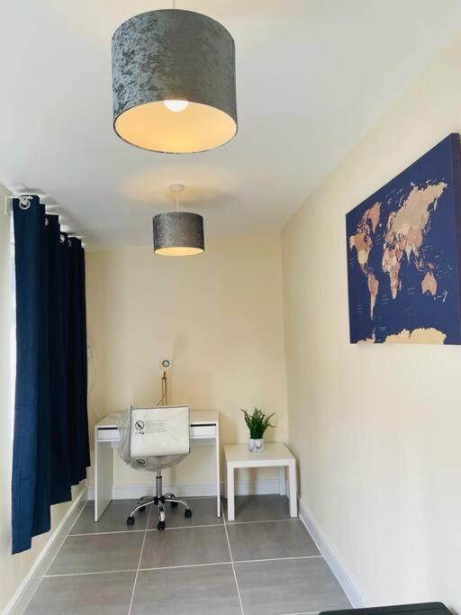 Superb And Comfortable 3Bd Home In Dagenham Exterior photo