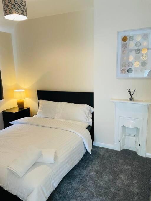 Superb And Comfortable 3Bd Home In Dagenham Exterior photo